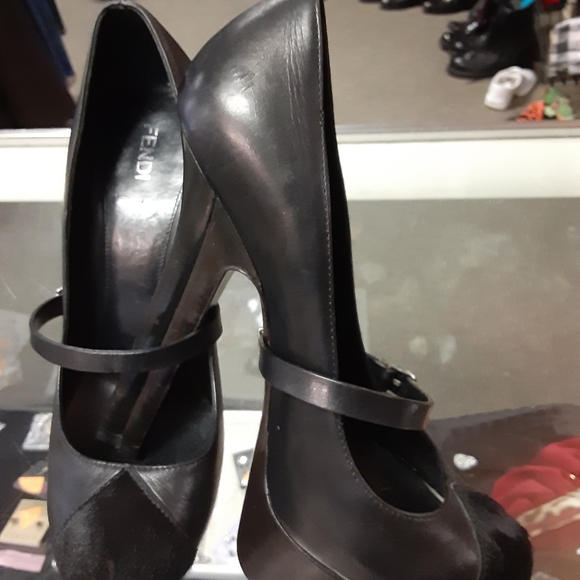 FENDI PUMPS - Picture 2 of 4